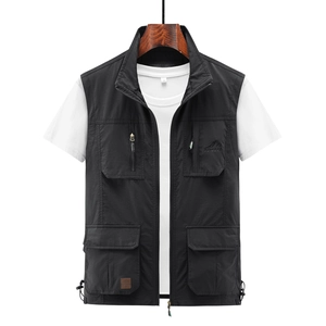 Gilet cargo d'extérieur noir pour hommes avec plusieurs poches et tissu respirant