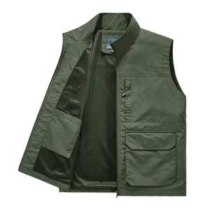 Herren Outdoor-Weste in Armeegrün mit vielen Taschen und atmungsaktivem Netzfutter