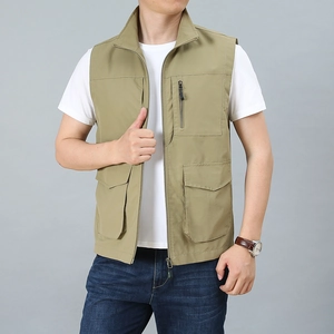 Men's outdoor khaki multi-pocket mesh vest for fishing and photography in fall