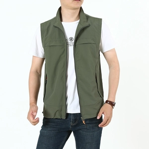Gilet léger vert militaire pour homme avec col montant et poches zippées pour extérieur