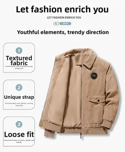 Détail d'une veste en velours côtelé kaki avec écusson TOP et poche poitrine boutonnée