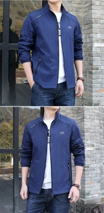 Détail de la veste de protection solaire bleu marine légère avec poches zippées