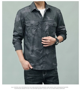 Vue détaillée de la chemise camouflage gris foncé à manches longues avec poches cargo