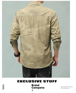 Vue arrière d'une chemise tactique à manches longues camouflage kaki et couture