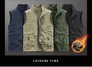 Détail de gilets d'extérieur en quatre couleurs avec col montant, poches zippées et polaire