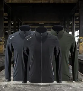 Tre colori di giacche sportive outdoor in nero, grigio e verde con collo alto