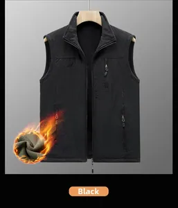Détail du gilet coupe-vent pour hommes avec doublure polaire et design noir outdoor