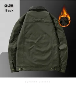Herren-Jacke in Olivgrün, Rückansicht mit Thermofutter-Detail und Fleece-Kragen