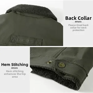 Detail der armee-grünen Jacke mit warmem Fleece-Futter und geprägtem Mode-Metallknopf
