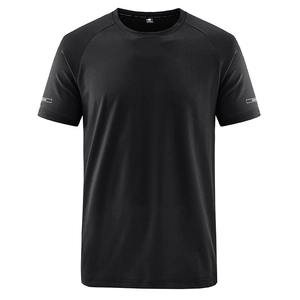 Men's breathable mesh t-shirt in black with raglan sleeves and reflective arm details