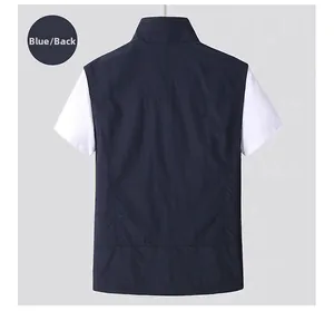 Dettaglio delle cuciture rinforzate e della trama del tessuto sul retro del gilet blu