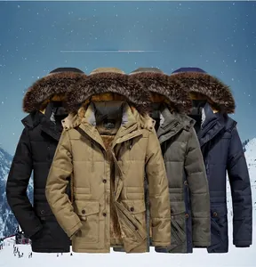Herren Winterjacke mit dickem Futter und Kunstfellkapuze in vier klassischen Farben