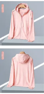 Vista anteriore e posteriore della giacca solare rosa chiaro con motivo a foglie e UPF 50+