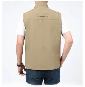 Vue arrière du gilet de pêche kaki à séchage rapide avec col montant et design outdoor