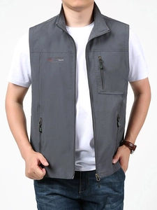 Gilet de pêche extérieur pour hommes en gris foncé avec plusieurs poches zippées pratiques