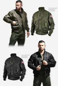 Détail de la manche du bomber avec des écussons tactiques brodés amovibles
