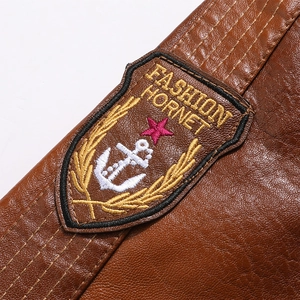 Giacca da moto in pelle PU marrone con ricamo di alta qualità e toppa alla moda