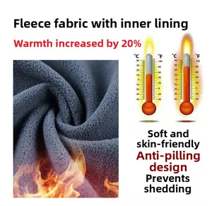 Gros plan sur un tissu polaire bleu foncé épais avec doublure thermique fonctionnelle