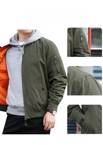 Vue détaillée de la veste militaire verte avec poches multiples et conception à capuche