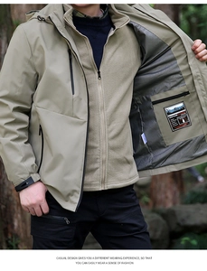 Détail de la veste outdoor 3 en 1 kaki avec doublure polaire et intérieur en maille