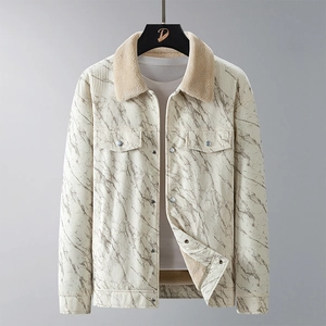 Klassische Herren Cordjacke mit Kunstfellkragen und Marmordruck in cremeweißem Design