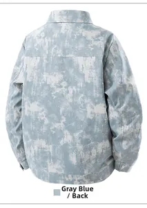 Vista posteriore di una giacca casual grigio-blu con effetto stone-wash e dettagli sarti