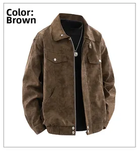 Détails de la veste de pilote en similicuir marron montrant le col et la fermeture éclair
