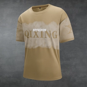 Ανδρικό χακί κοντομάνικο T-shirt με ντεγκραντέ πλύσιμο και τύπωμα BOYFASHION