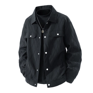 Men's casual black cargo jacket with lapel collar and vertical wrinkled texture