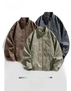 Dettagli di giacche in pelle vintage americana nei colori marrone, grigio e verde
