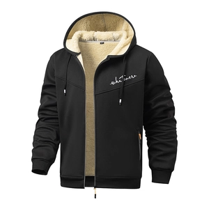 Giacca da uomo nera con cappuccio, fodera in sherpa e ricamo decorativo sul petto