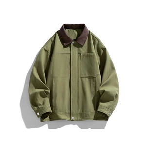 Giacca casual uomo verde militare con colletto in velluto e grandi tasche utility
