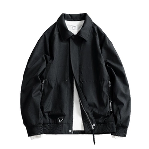 Men's loose cargo jacket in black with lapel collar and zipper pockets for casual wear