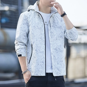 Coupe-vent de sport pour hommes avec motif de feuilles et design d'extérieur imperméable