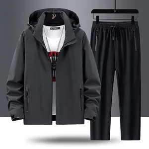 Set sportivo da uomo grigio scuro con giacca con cappuccio e pantaloni da allenamento