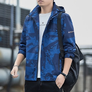 Herren-Kapuzenjacke mit blauem Camouflage-Muster, winddicht und im Streetwear-Stil