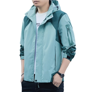 Men's outdoor hooded windbreaker in light green and dark green contrast stitching jacket