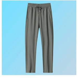 Détail du pantalon léger en soie glacée pour homme avec taille élastique et cordon serrage