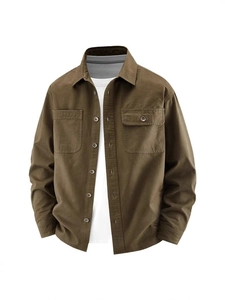 Men's washed cotton long-sleeve cargo shirt jacket in army green with chest pockets