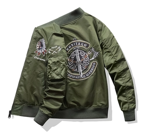 Détail du blouson aviateur vert armée avec broderie guerrier scandinave au dos