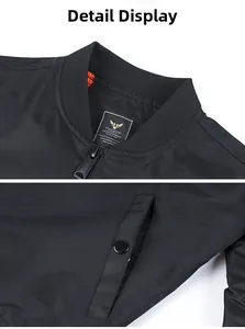 Détail du col en maille de la veste bomber MA1 et de l'étiquette militaire tissée