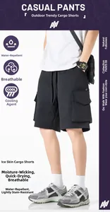 Détail du short cargo noir imperméable avec poches et tissu technique hautement respirant