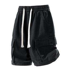 Short cargo noir en jean pour homme avec taille élastique et grandes poches latérales