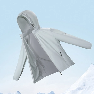 Men's lightweight quick-dry sun protection jacket for outdoor hiking and UV resistance