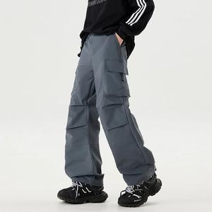 Pantalon cargo ample gris foncé pour homme avec poches latérales et style tactique