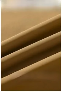 Primo piano del tessuto twill resistente con trama fine e resistenza alle macchie