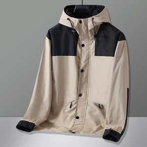 Men's Outdoor Hooded Windbreaker Jacket Waterproof Color Block Cargo Coat For Hiking Mountaineering Casual Sportswear