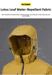 Dettaglio del tessuto giallo impermeabile della giacca con tecnologia idrofobica
