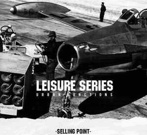Photo d'aviation rétro en noir et blanc montrant un jet vintage et la série urbaine