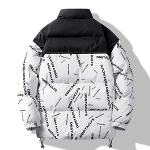 Winterpufferjacke für Herren mit schwarz-weißem Colorblock und Streetstyle-Buchstabendruck